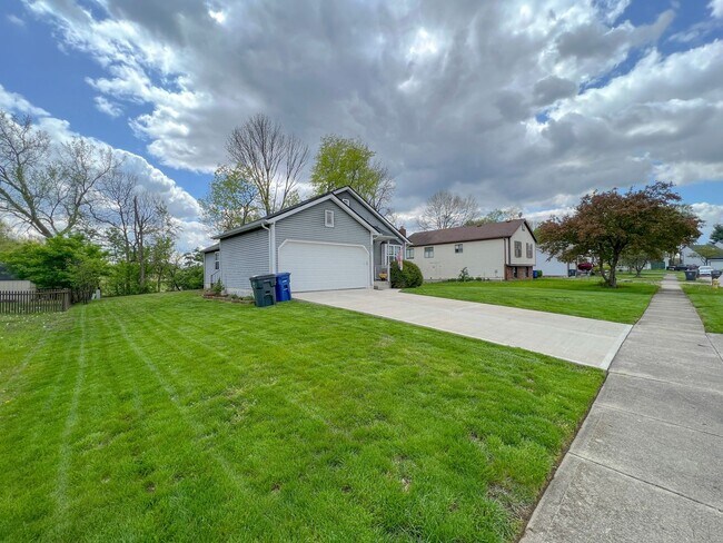 Building Photo - Stunning Rental Home in Indian Creek - Rey...