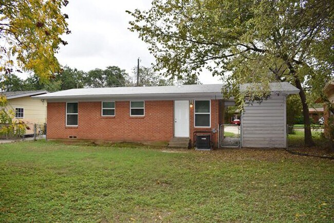 Building Photo - Lovely 2-1 home in Irving!