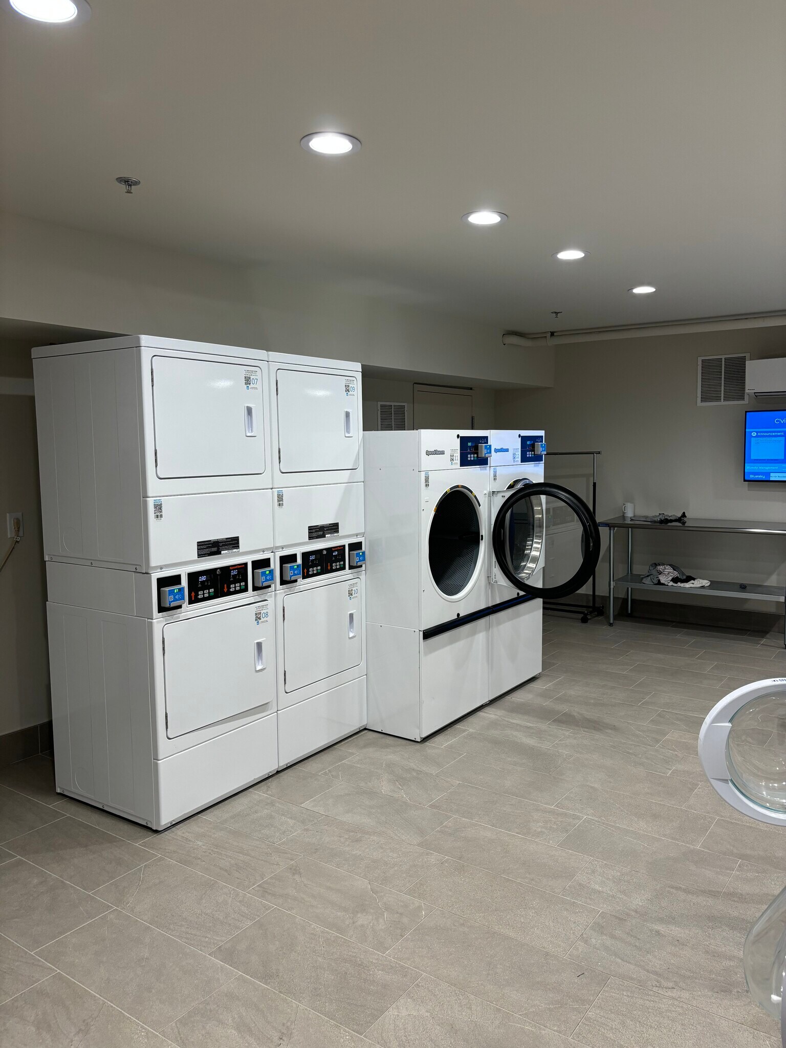 Laundry Room - 511 1st St N