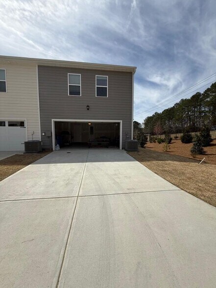 Building Photo - 608 Gray Br Ct