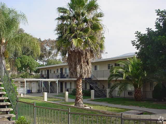 Building Photo - Villa Terrace