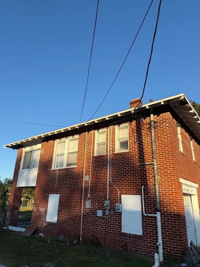 Building Photo - 874 Duplex