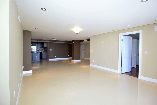 Building Photo - 1360 S Ocean Blvd