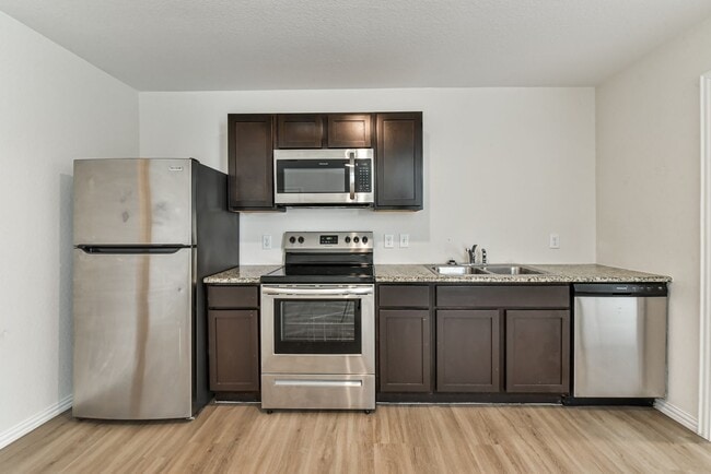 Building Photo - Elevate Your Living Experience, 3BR/2BA Duplex in Killeen!