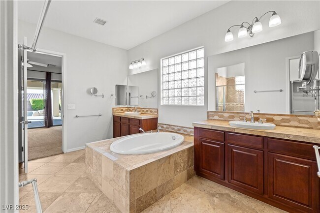 Building Photo - 2685 La Boutique St