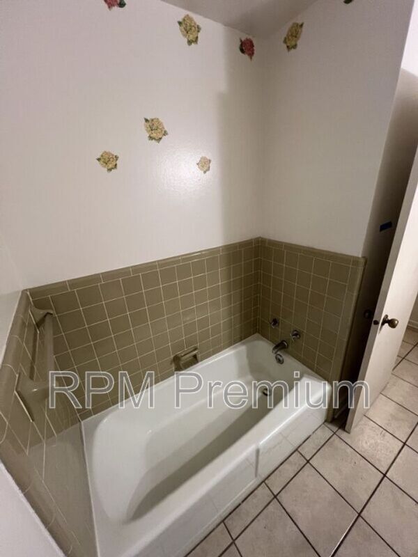 Building Photo - 8823 Cefalu Dr