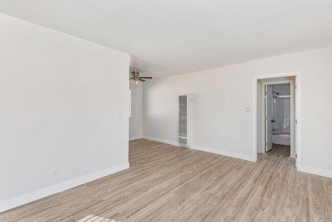 Interior Photo - 1408 S. St Andrews Pl