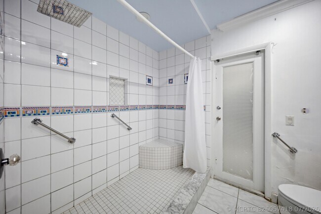 Building Photo - 4020 NW 101st Dr