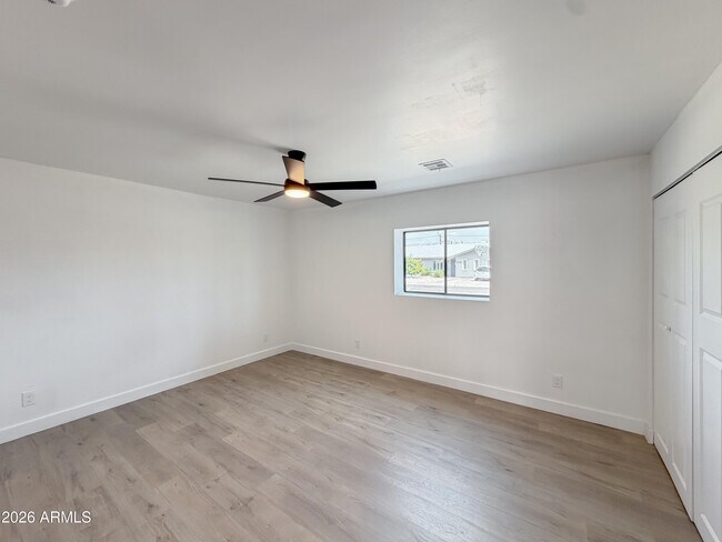 Building Photo - 1015 E Concorda Dr