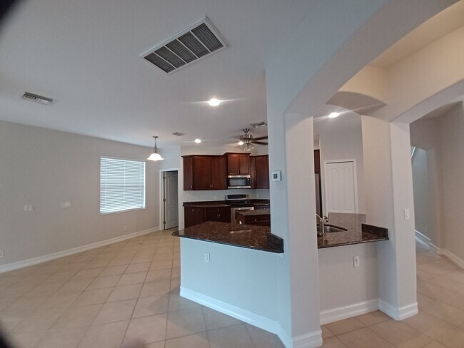 Building Photo - 12214 Country Day Cir