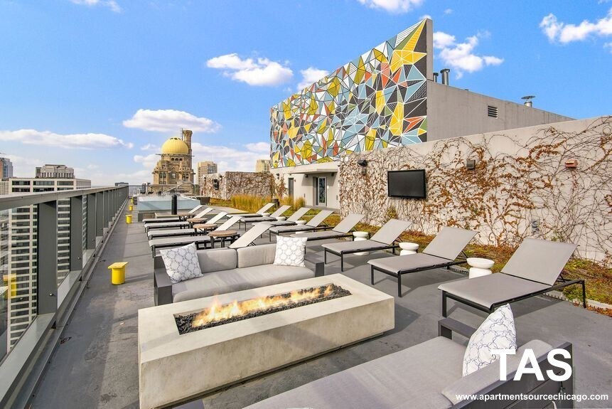 Building Photo - 200 E Illinois St