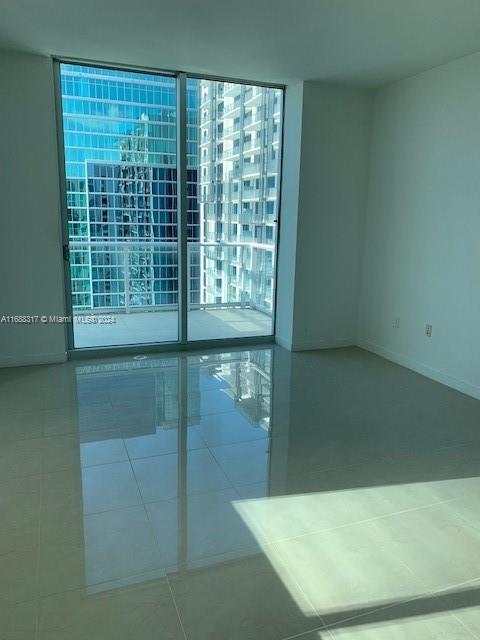 Building Photo - 300 S Biscayne Blvd