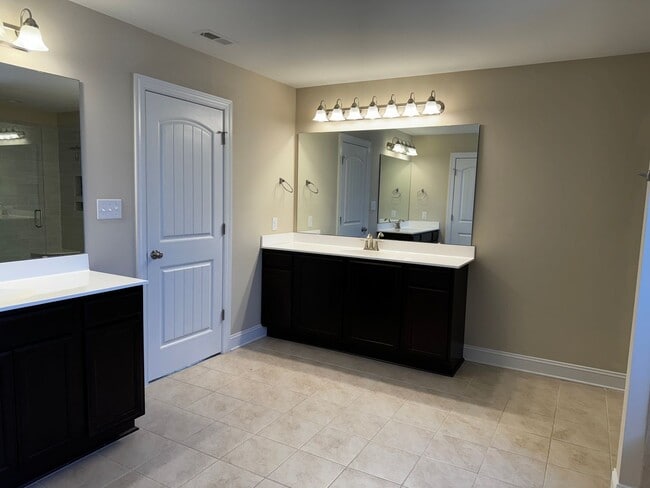 Building Photo - Grand 2 story home in Bluewater Rise