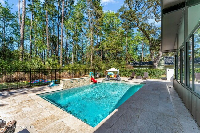 Building Photo - 4340 Blue Heron Dr