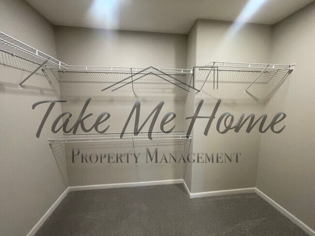 Building Photo - 4 Bedroom in Willard School District!