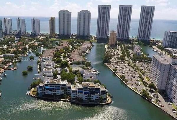 Building Photo - 456 Poinciana Island Dr
