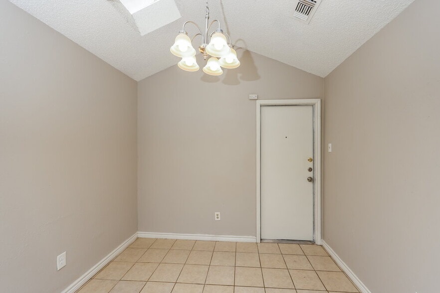 Building Photo - 115 Wilderness Trail