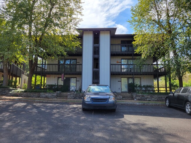 Building Photo - Hillside Appartments