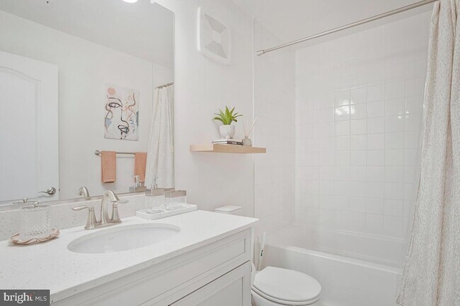 Building Photo - 4515 Reaney Ln