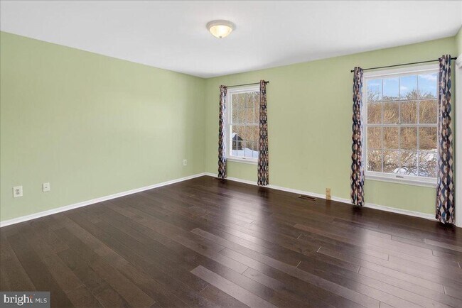 Building Photo - 7 Redwood Ct