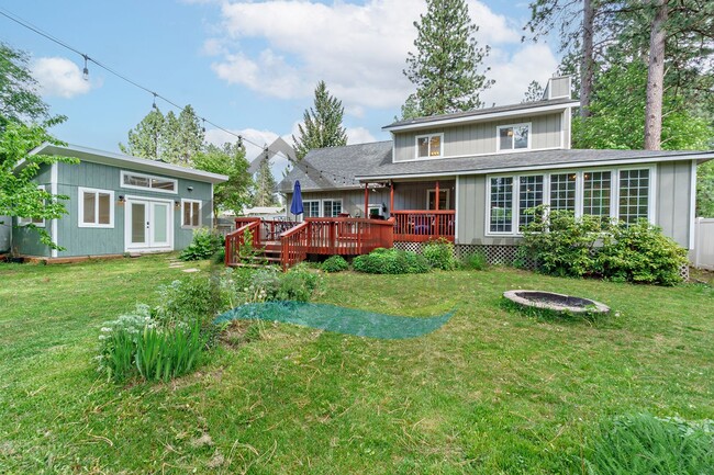 Building Photo - 4 Bedroom 4 Bathroom Home with Attached 2-...