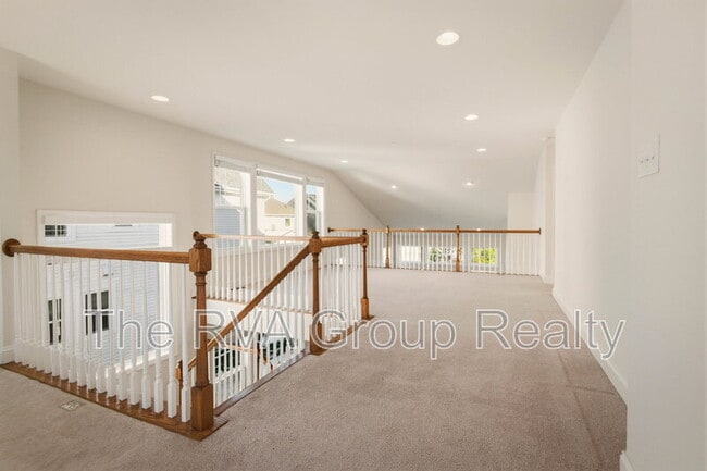 Building Photo - 5025 Rivermere Ln