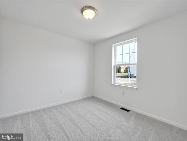 Building Photo - 87 Farm House Ln