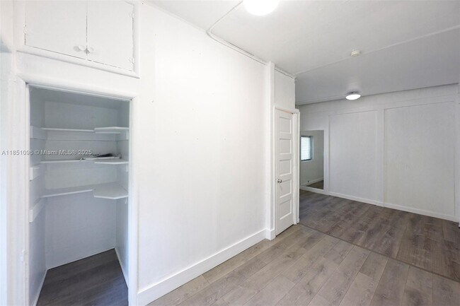 Building Photo - 7613 Biscayne Blvd