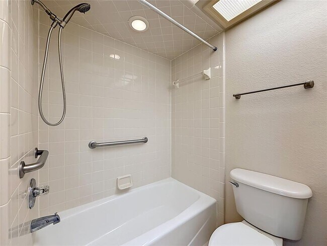 Building Photo - 704 Eagle Pond Dr