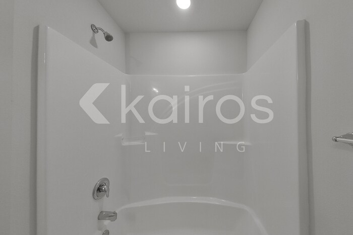Building Photo - 4648 Malay Cir