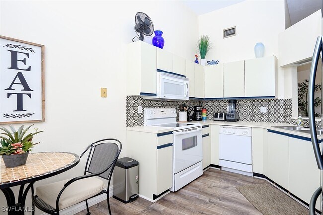 Building Photo - 586 Beachwalk Cir