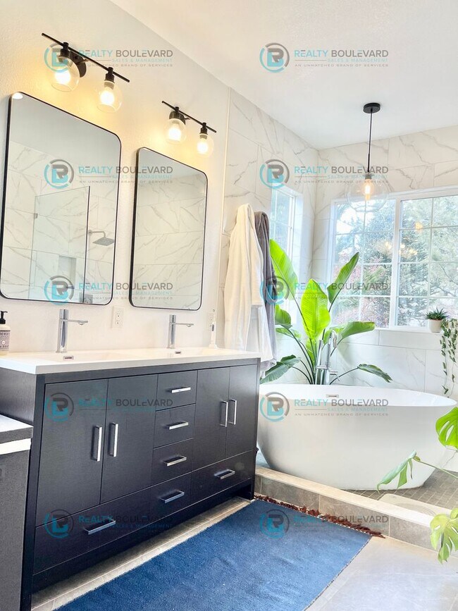 Building Photo - Beautiful 3 bedroom 2 bath house in Sommersett with access to Amenities-Including a clubhouse, re...