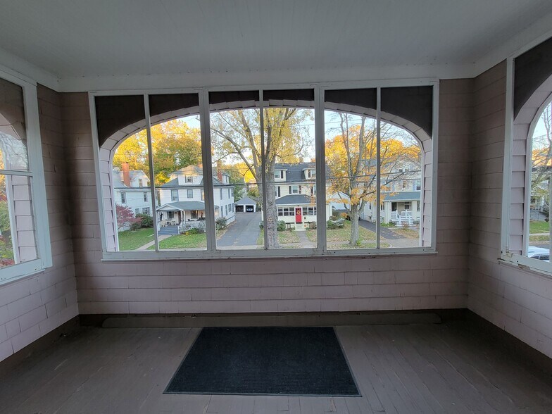 Screened porch - 27 Walkley Rd