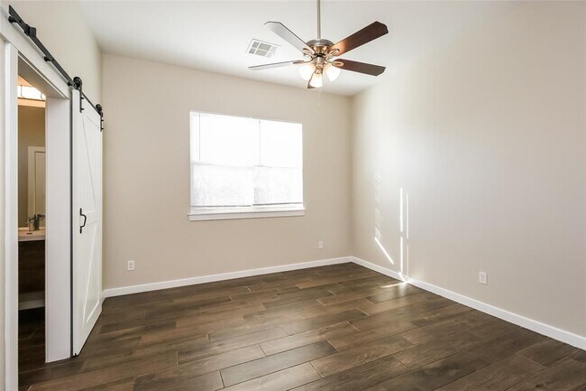 Building Photo - 11215 Paradise Out Ln