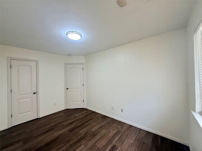 Building Photo - 21927 Octavia Way