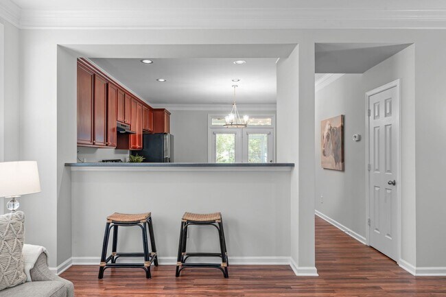 Building Photo - Stylish 2BR+Office (Optional 3rd Bedroom),...