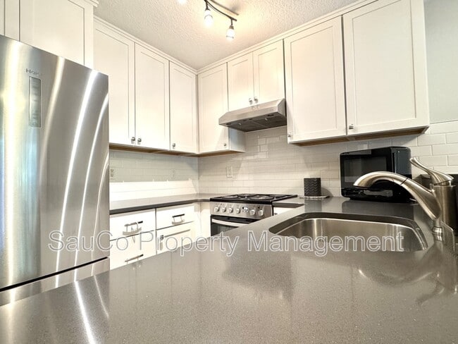 Building Photo - 18507 SW Muirfield St