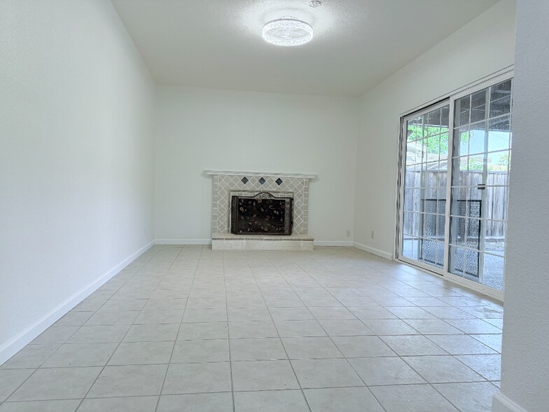 Building Photo - 630 Choctaw Dr