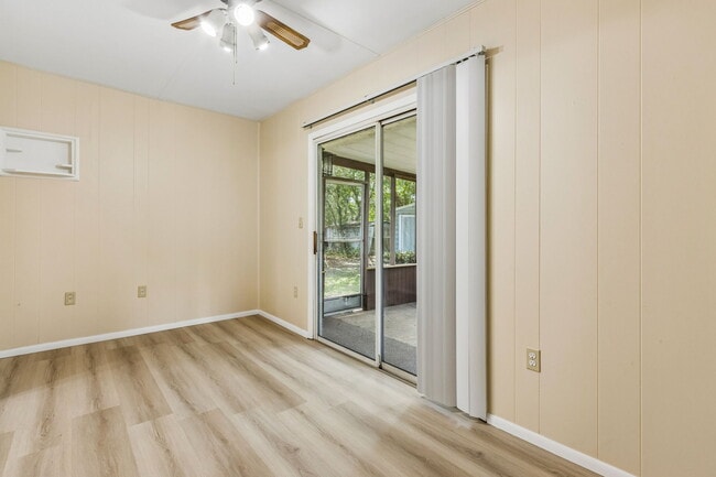 Building Photo - 2406 Husson Ave
