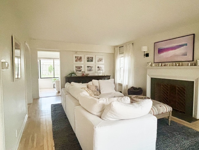 Building Photo - 6120 N Kent Ave