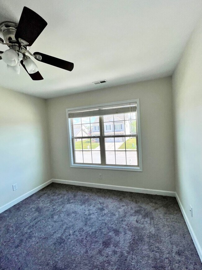 Building Photo - 3Bedroom Avail in Carolina Plantation!
