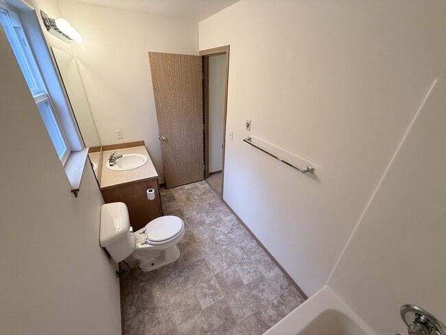 Building Photo - 502 91st Ave SE