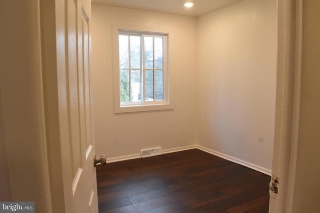 Building Photo - 64 Bogle Dr