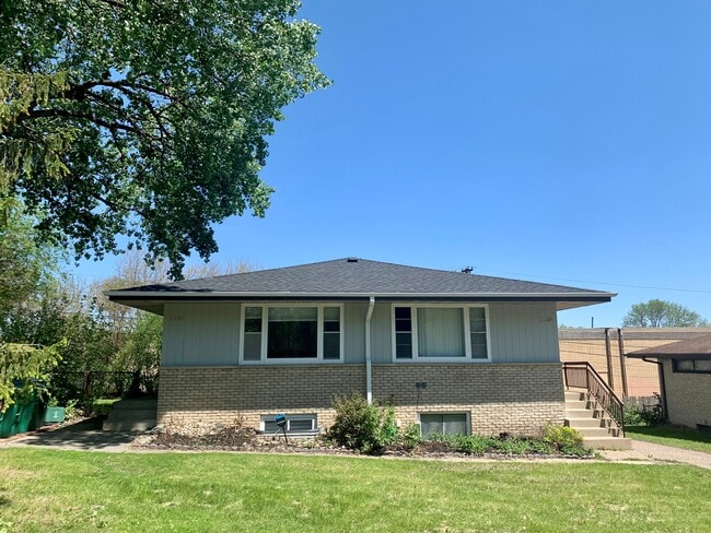 Building Photo - 2237 Hampshire Ave S