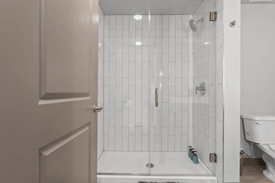 Building Photo - 400 N 2nd Ave