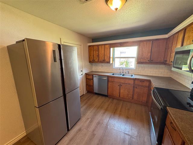 Building Photo - 910 S Austin St