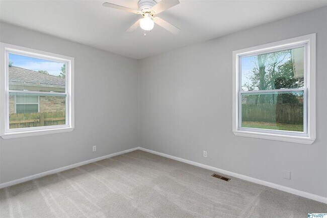 Building Photo - BEAUTIFUL REMODELED 3 BEDROOM HOME