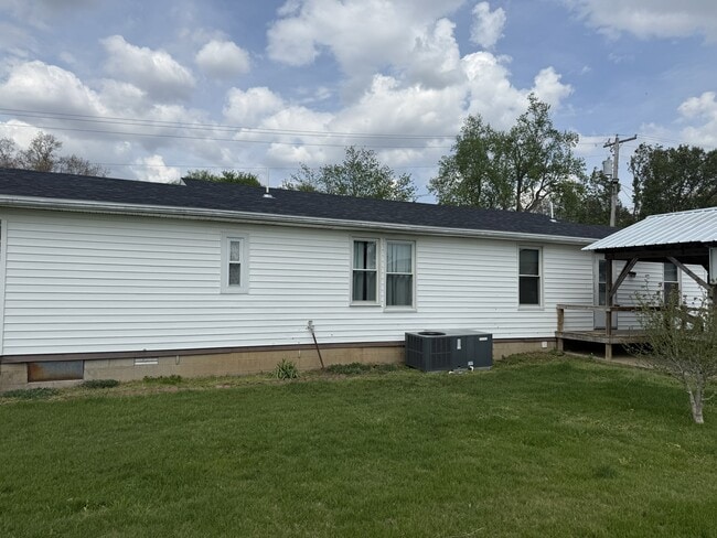 Building Photo - 225 Daniel St