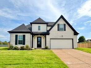 Building Photo - Now Leasing a 4-bedroom 3 bath home in Oakland, TN