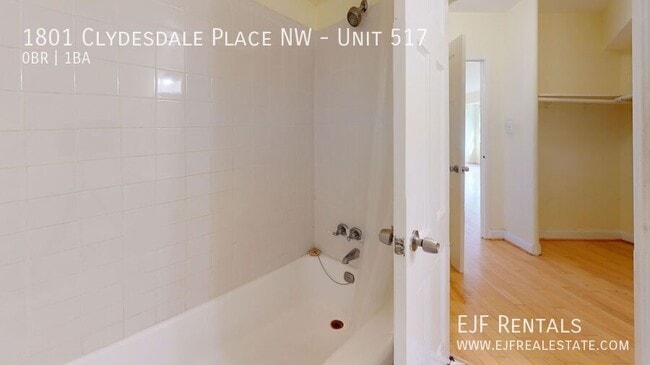Building Photo - 1801 Clydesdale Pl NW